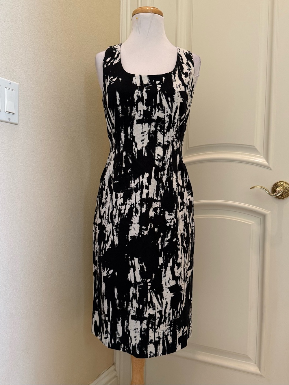 Metrostyle black / white cotton pique sheath dress